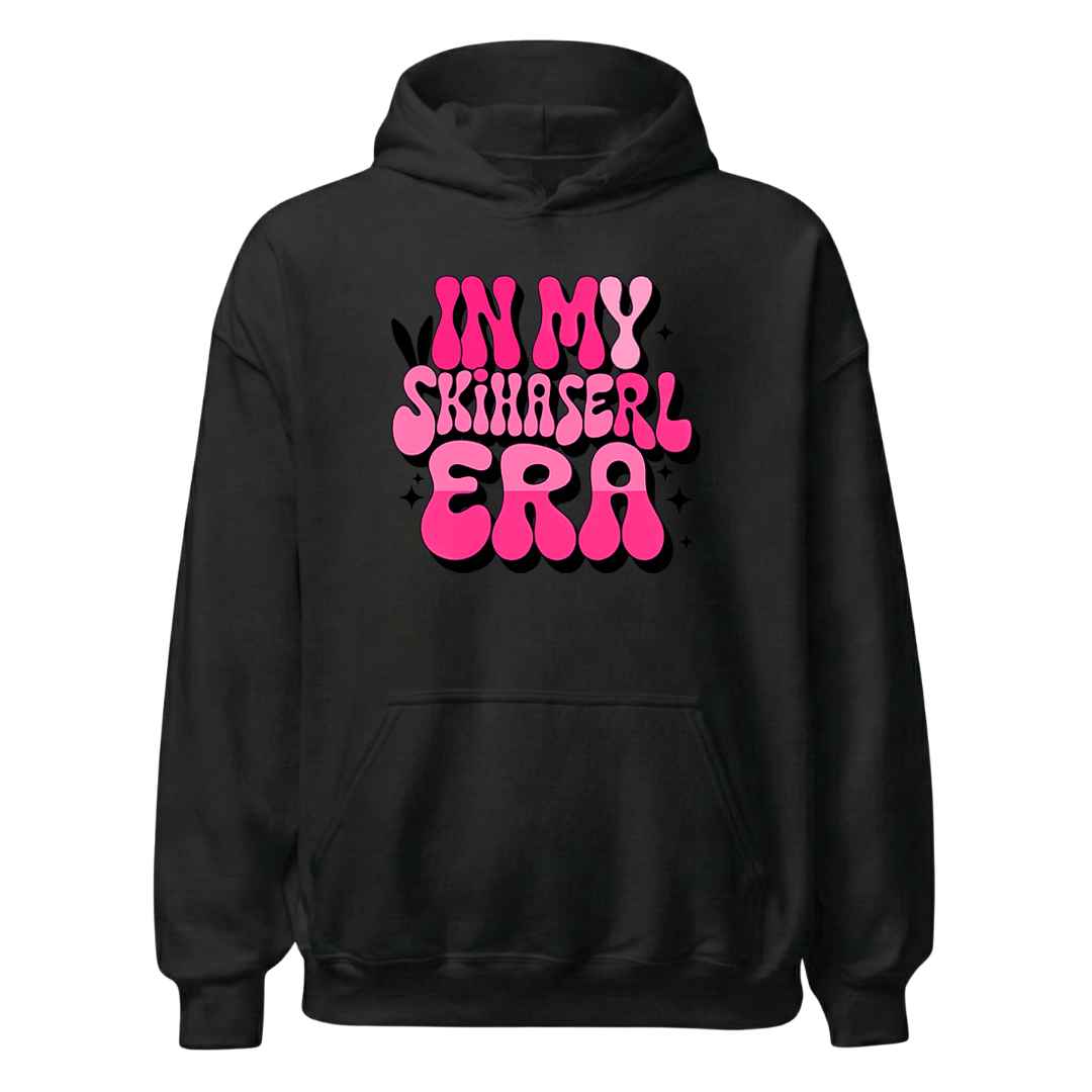 Skihaserl Era Hoodie mit Après-Ski-Spruch, Frontansicht