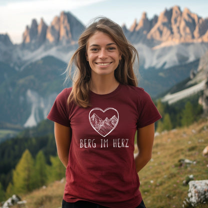 Berg im Herz Frauen Shirt mit Bergmotiv, Designdetail