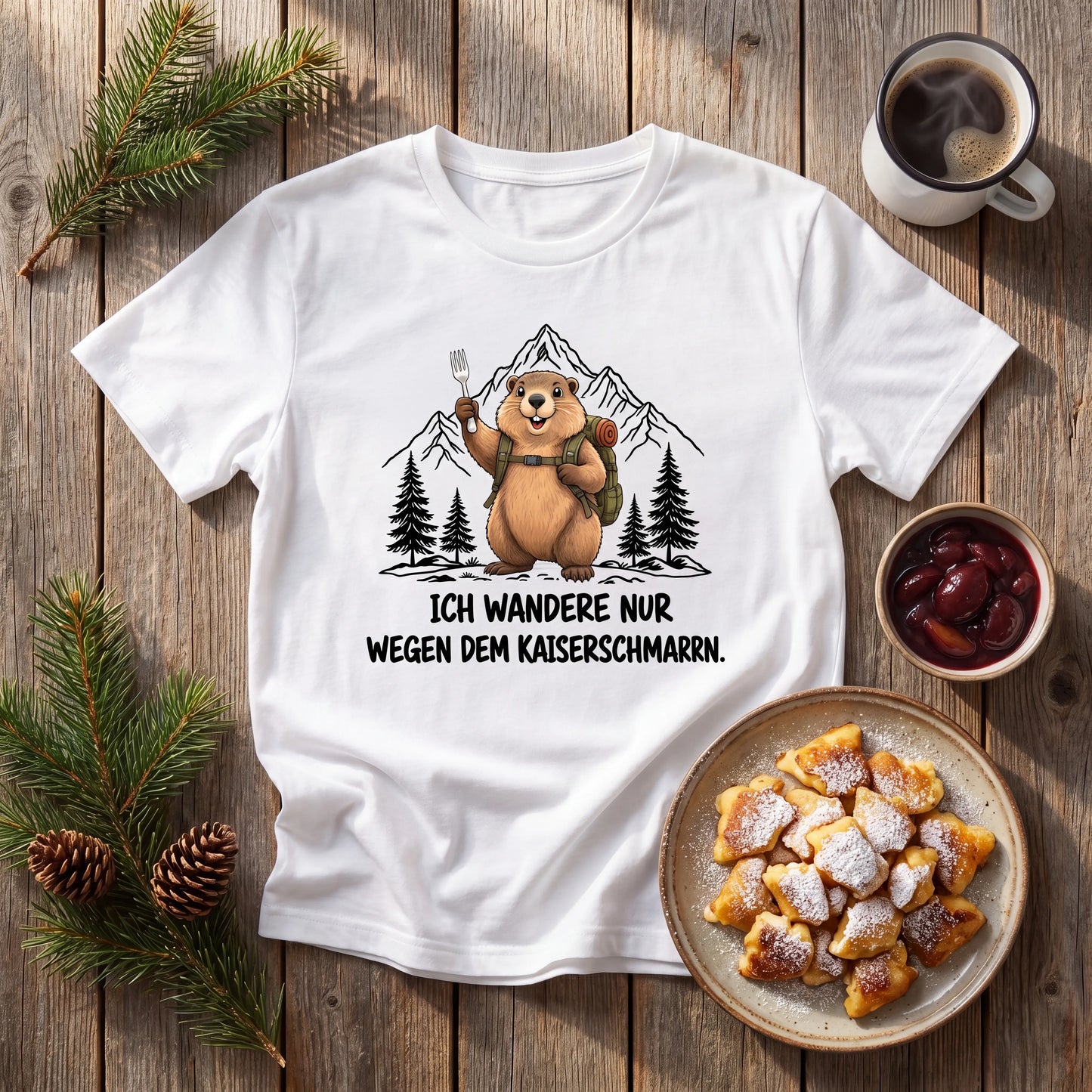 Kaiserschmarrn Murmeltier T-Shirt Unisex Flatlay Weiß gefaltet